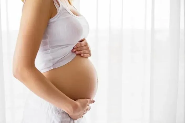 Czy w 4. miesiącu ciąży można poczuć pierwsze kopnięcia dziecka?