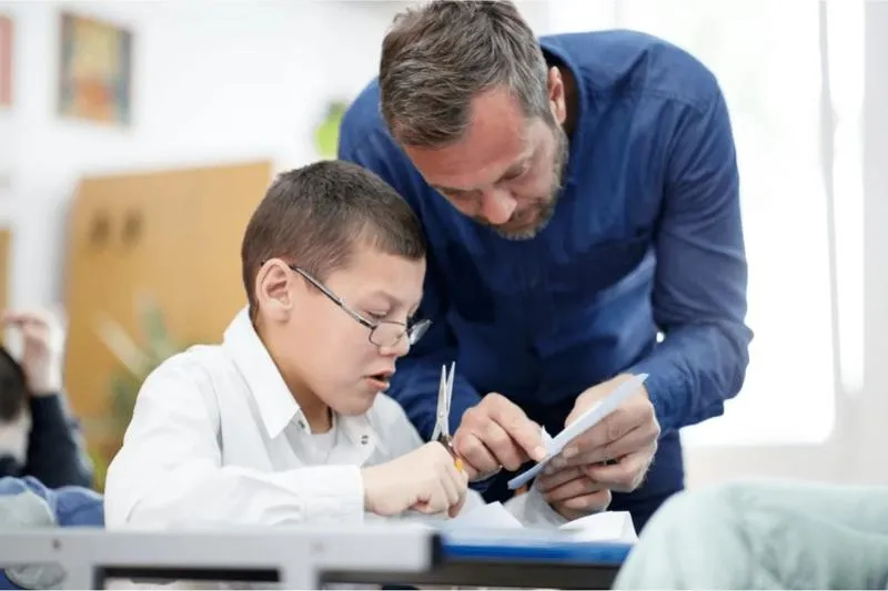 Ile wynosi rzeczywisty zarobek nauczyciela wspomagającego w przedszkolu? Oto fakty, które musisz znać!