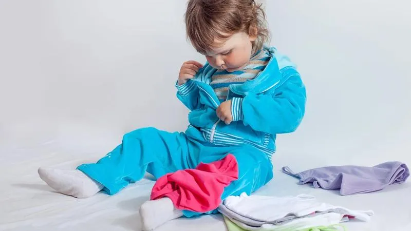 Jak skutecznie ubierać dziecko do przedszkola, by uniknąć kłopotów?