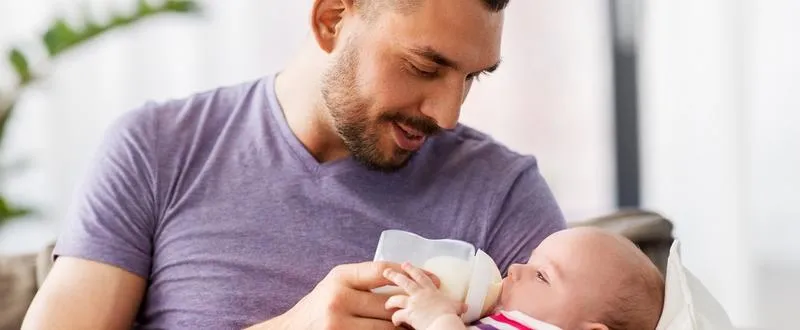 Przewodnik po schemacie rozszerzania diety niemowląt karmionych piersią